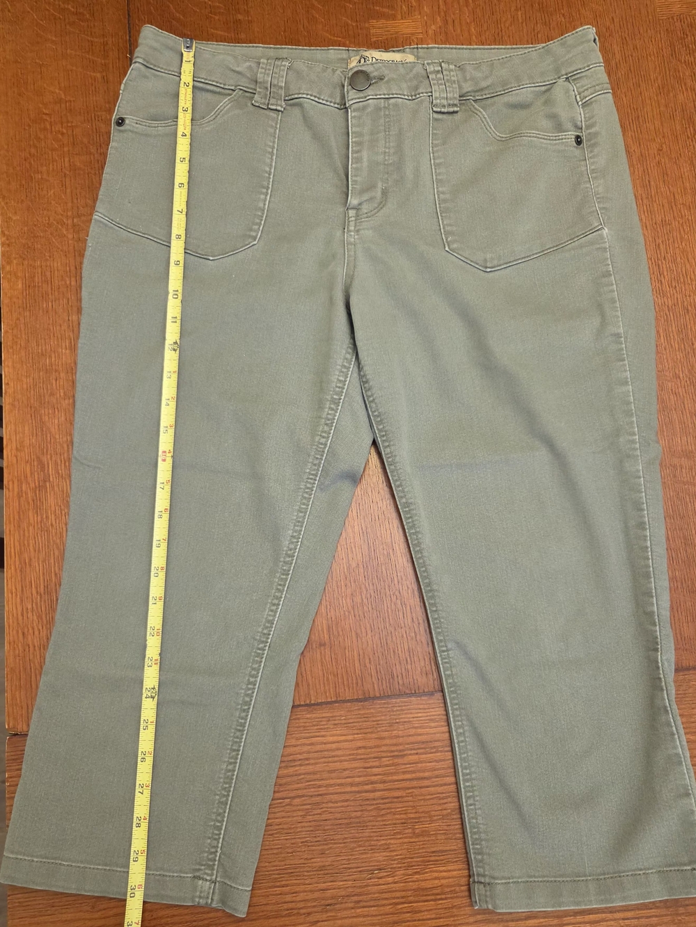 Democracy Olive Green Capri Pants